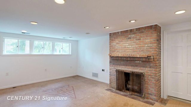 1702 Overhill Drive, Flint, MI 48503
