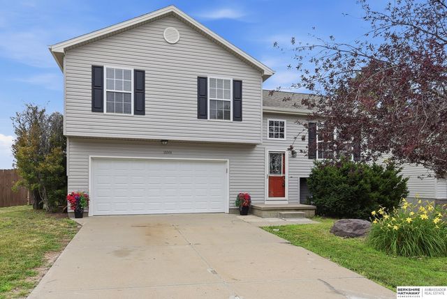 15301 Davidson Street, Bennington, NE 68007