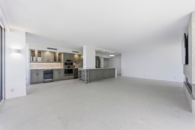 5510 N Ocean Drive 7c, Singer Island, FL 33404