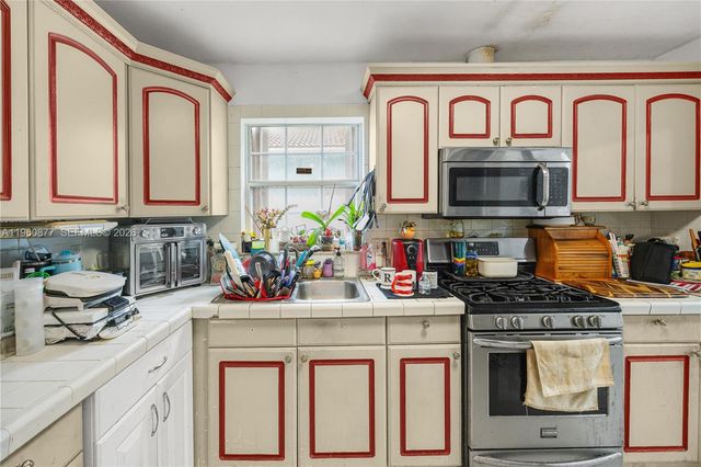 16216 SW 304th Ter, Homestead, FL 33033