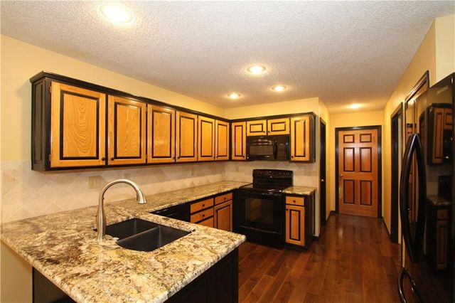 11922 Mackey Road, Overland Park, KS 66213