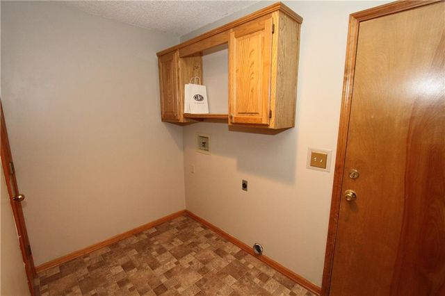 11922 Mackey Road, Overland Park, KS 66213