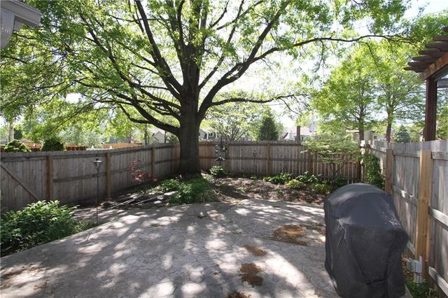 11922 Mackey Road, Overland Park, KS 66213
