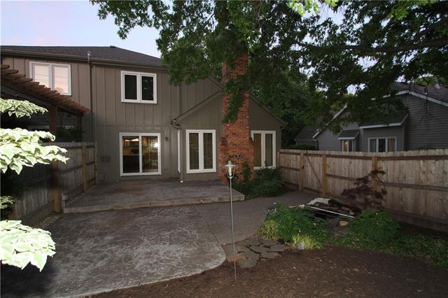 11922 Mackey Road, Overland Park, KS 66213