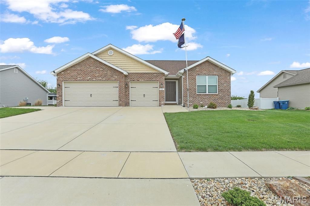 117 Garrettford Drive, Bethalto, IL 62010