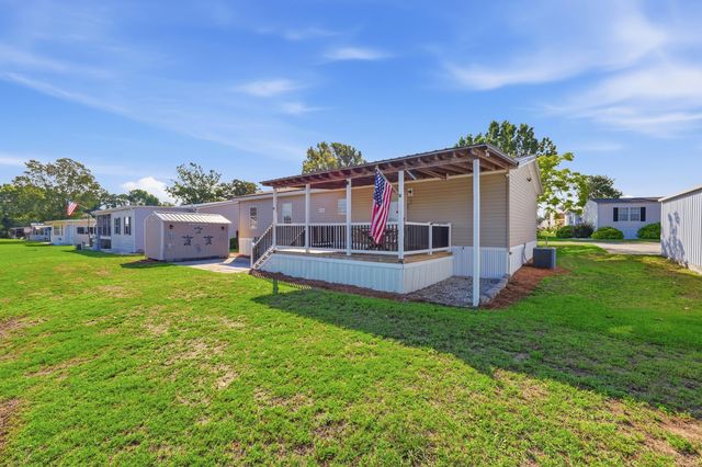 811 Waterway Dr., North Myrtle Beach, SC 29582