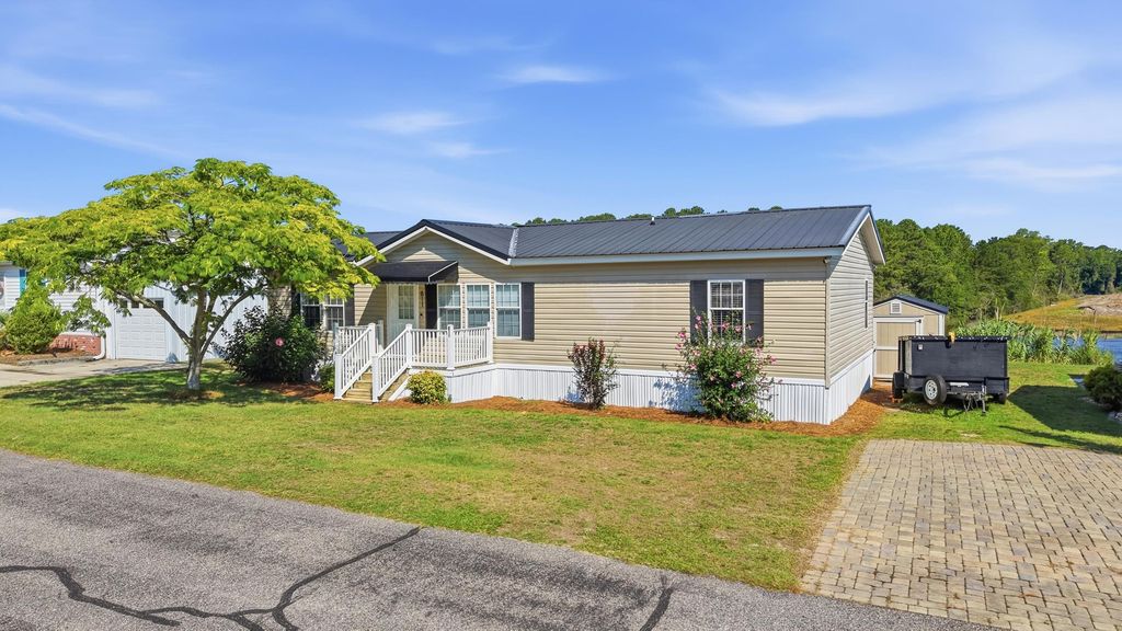 811 Waterway Dr., North Myrtle Beach, SC 29582