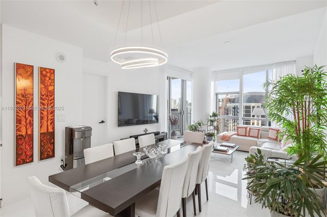 851 NE 1st Ave 3911, Miami, FL 33132