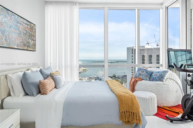 851 NE 1st Ave 3911, Miami, FL 33132