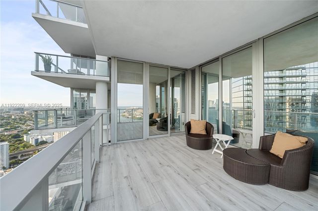 851 NE 1st Ave 3911, Miami, FL 33132