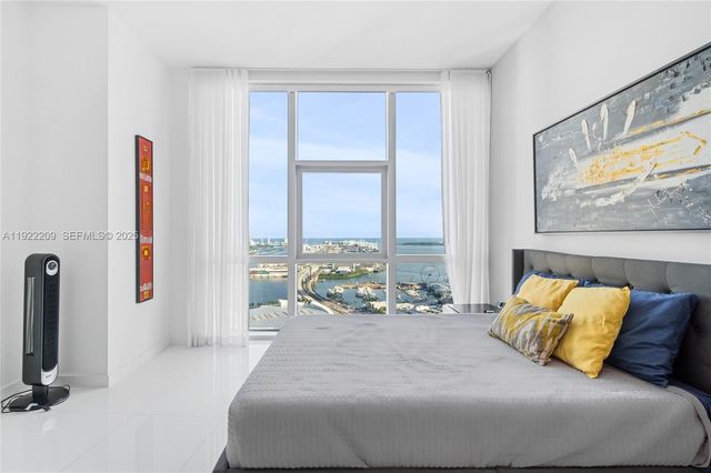 851 NE 1st Ave 3911, Miami, FL 33132