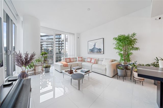 851 NE 1st Ave 3911, Miami, FL 33132