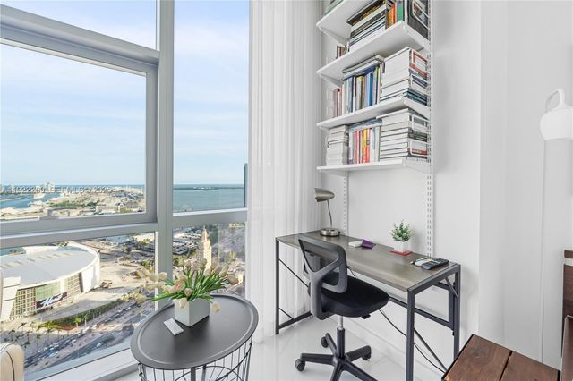 851 NE 1st Ave 3911, Miami, FL 33132