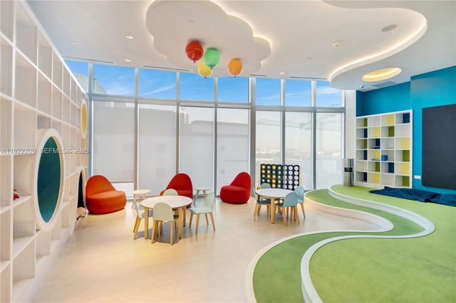 851 NE 1st Ave 3911, Miami, FL 33132