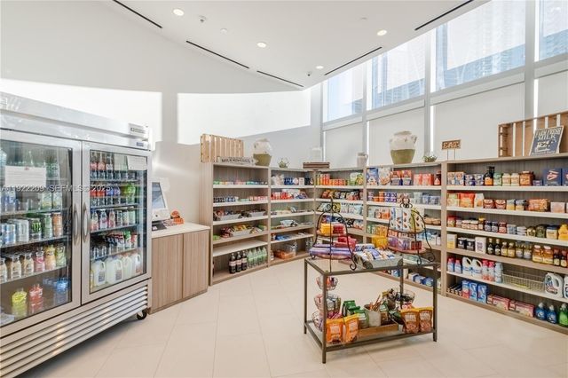 851 NE 1st Ave 3911, Miami, FL 33132