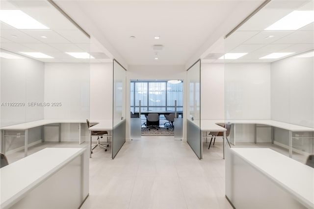 851 NE 1st Ave 3911, Miami, FL 33132