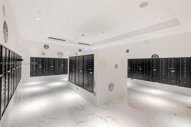 851 NE 1st Ave 3911, Miami, FL 33132