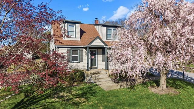18 Sprague Court, Portsmouth, RI 02871