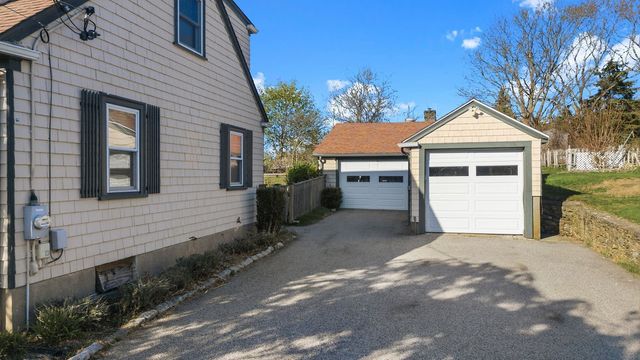 18 Sprague Court, Portsmouth, RI 02871
