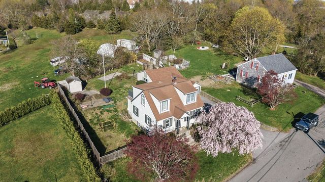 18 Sprague Court, Portsmouth, RI 02871