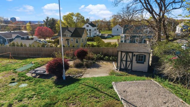 18 Sprague Court, Portsmouth, RI 02871