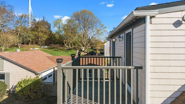 18 Sprague Court, Portsmouth, RI 02871