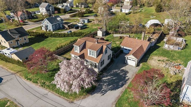 18 Sprague Court, Portsmouth, RI 02871