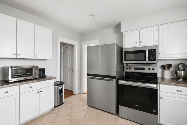 18 Sprague Court, Portsmouth, RI 02871