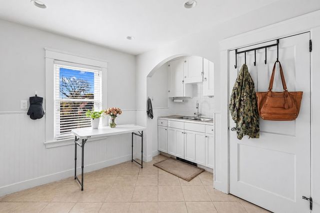 18 Sprague Court, Portsmouth, RI 02871