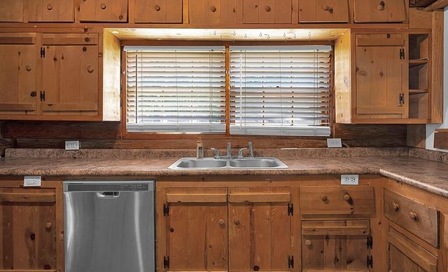 302 E Center Street, Lorena, TX 76655