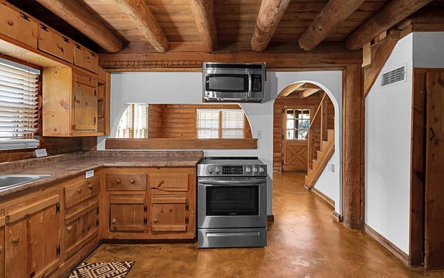 302 E Center Street, Lorena, TX 76655