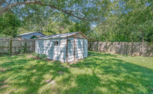 302 E Center Street, Lorena, TX 76655