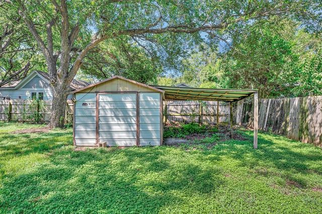 302 E Center Street, Lorena, TX 76655