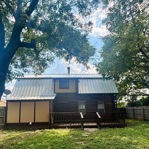 302 E Center Street, Lorena, TX 76655