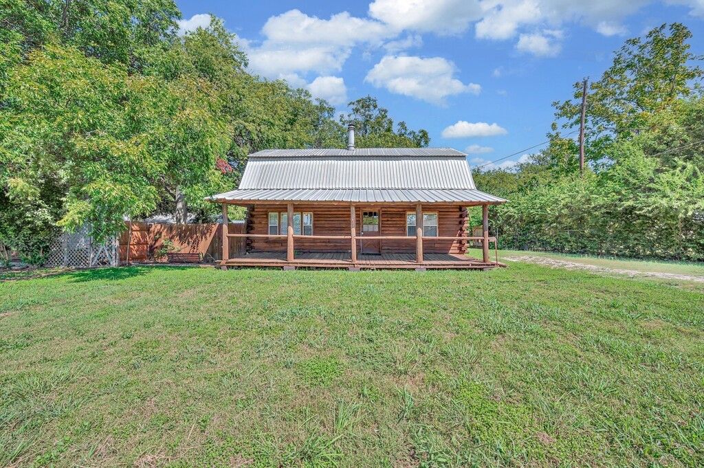 302 E Center Street, Lorena, TX 76655