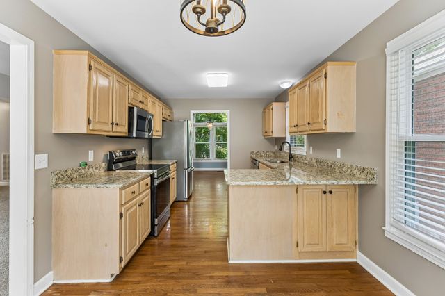 5301 Mast Pt, Hermitage, TN 37076