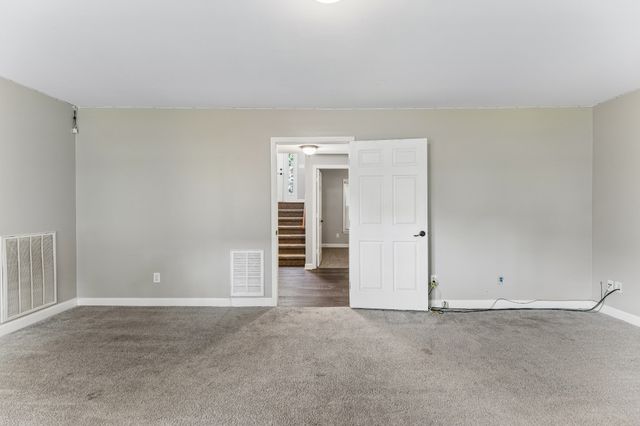 5301 Mast Pt, Hermitage, TN 37076