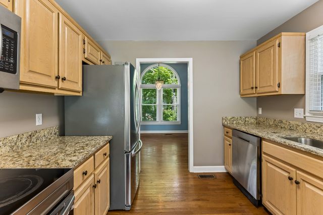 5301 Mast Pt, Hermitage, TN 37076