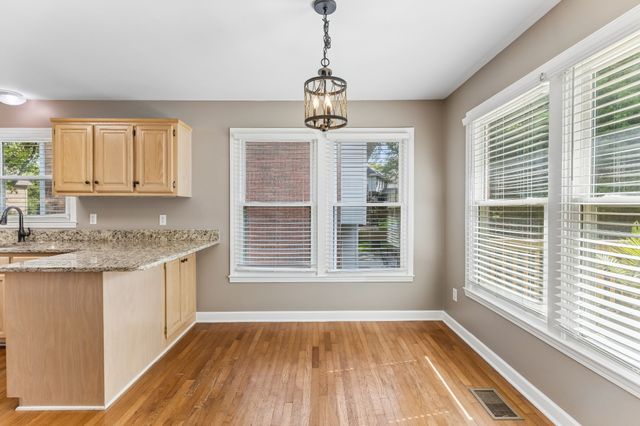 5301 Mast Pt, Hermitage, TN 37076