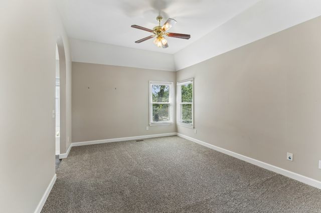 5301 Mast Pt, Hermitage, TN 37076