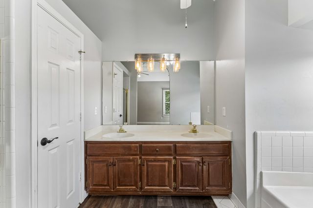 5301 Mast Pt, Hermitage, TN 37076