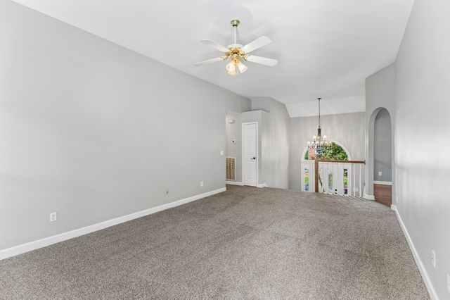 5301 Mast Pt, Hermitage, TN 37076