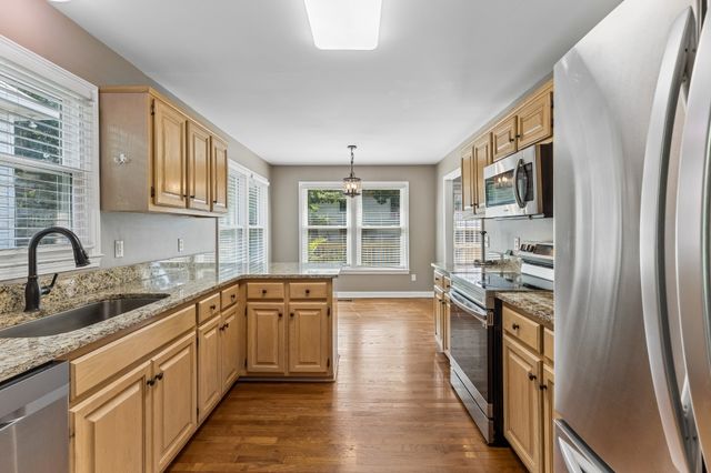 5301 Mast Pt, Hermitage, TN 37076