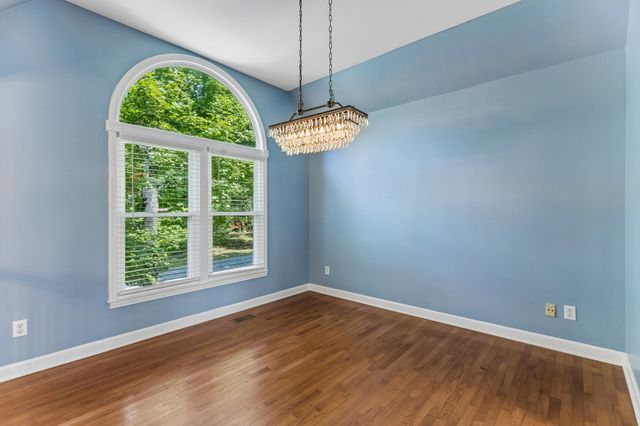 5301 Mast Pt, Hermitage, TN 37076