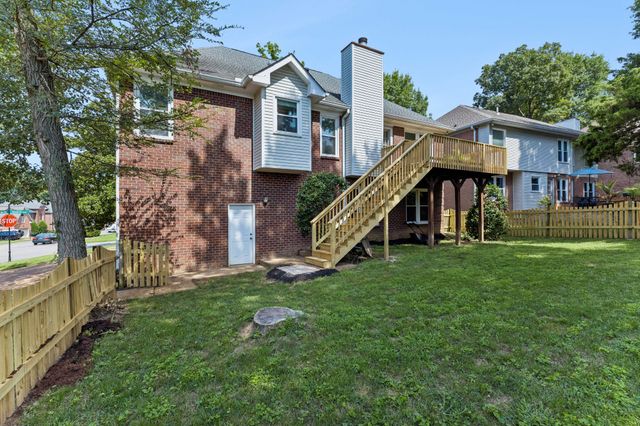 5301 Mast Pt, Hermitage, TN 37076