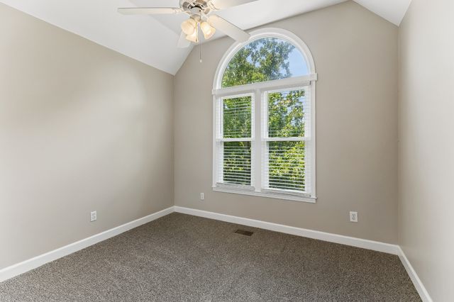 5301 Mast Pt, Hermitage, TN 37076