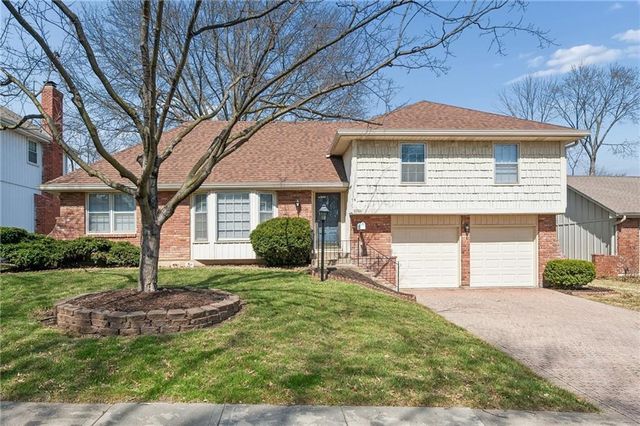 10104 W 98th Terrace, Overland Park, KS 66212