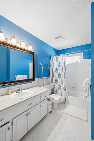 10104 W 98th Terrace, Overland Park, KS 66212