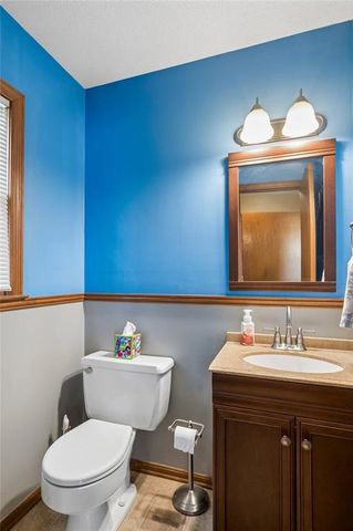 10104 W 98th Terrace, Overland Park, KS 66212