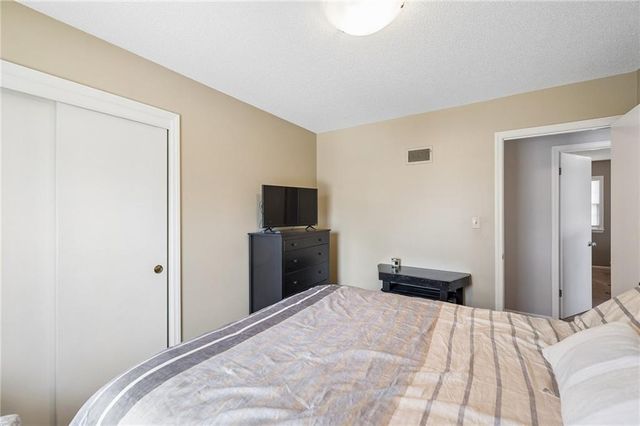 10104 W 98th Terrace, Overland Park, KS 66212